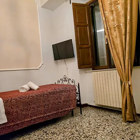 Dietro Al Corso * Pisa